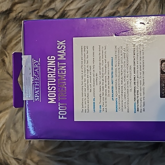 THE SPATHECARY MOISTURIZING FOOT TREATMENT MASK 3 PAIRS - Picture 3 of 3